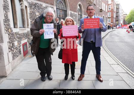 Protesters outside the Infected Blood Inquiry at Church House, in Westminster, London, which is hearing evidence on the timeliness and adequacy of the Government's response to compensation. Picture date: Wednesday May 7, 2025. Stock Photo
