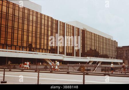 Palast der republik 1980 hi-res stock photography and images
