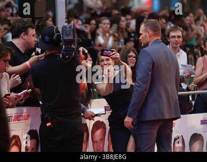 November 1, 2015, London, London, Great Britain: MAVRIXONLINE.COM Renee Zellwegerwith fans as the world premiere of Bridget Jonesâ€™s Baby movie takes place in Odeon, Leicester Square in London on the 5th of September 2016. 09/05/16. (Credit Image: © Dominika Zarzycka/SOPA Images via ZUMA Press Wire) Stock Photo