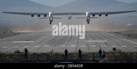 Stratolaunch roc twin fuselage aircraft (N351SL) airborne over Mojave ...