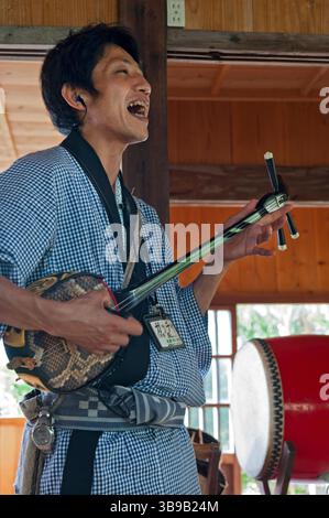 man-singing-an-okinawan-