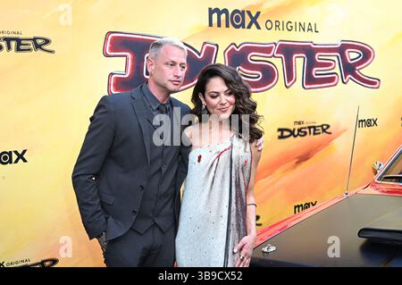 Camille Guaty mit Ehemann Sy Rhys Kaye bei der Premiere der HBO Max