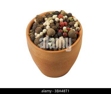 Eine Mischung aus Paprika in einer Schuessel auf Isolat. Blick von oben. Wuerzen mit Erbsen gemischten Pfeffer auf einem weissen Hintergrund isoliert. Stock Photo