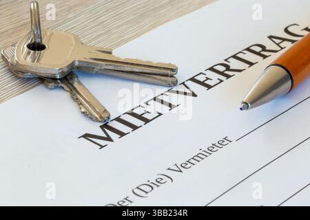 Nahaufnahme von einem Mietvertrag (Symbolbild)Close-up of a symbolic rental agreement Stock Photo