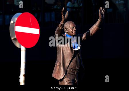 The statue of Walter Smith outside the ground ahead of the William Hill Premiership match at Ibrox Stadium, Glasgow. Picture date: Wednesday May 14, 2025. Stock Photo