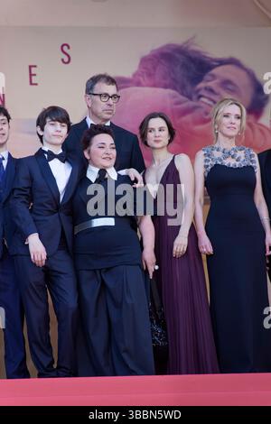 CANNES, FRANCE - MAY 15: (L-R) Solàn Machado-Graner, Jonathan Turnbull ...