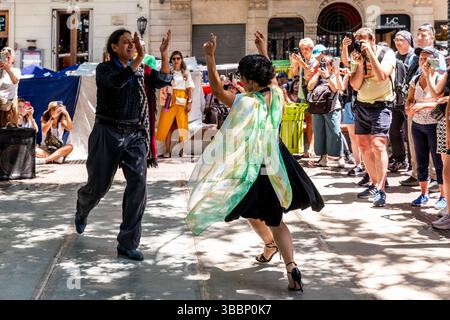Tango Dancers Performing In Plaza Dorrego, San Telmo District, Buenos Aires, Argentina. Stock Photo