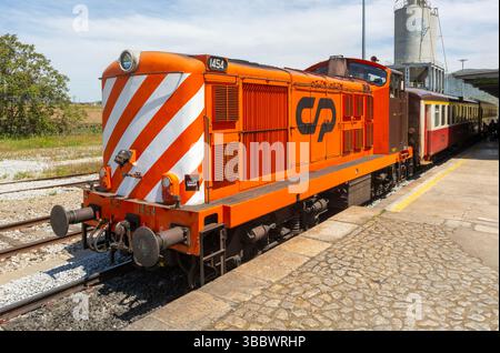CP Class 1400 locomotive train engine, Linha do Douro, Douro Line ...