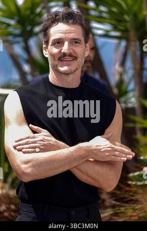 Pedro Pascal poses during the "Eddington" photocall at the 78th annual