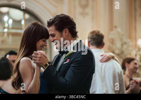 Materialists Pedro Pascal, Dakota Johnson Stock Photo - Alamy
