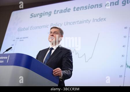 Brussels, Belgium. 19th May, 2025. European Commissioner for Economic Affairs Valdis Dombrovskis held a press conference today on the spring economic forecasts for the eurozone. - 19/05/2025 - Belgium/Brussels/Brussels - Sacha Leon/Le Pictorium Credit: LE PICTORIUM/Ģ����ý Live News Stock Photo