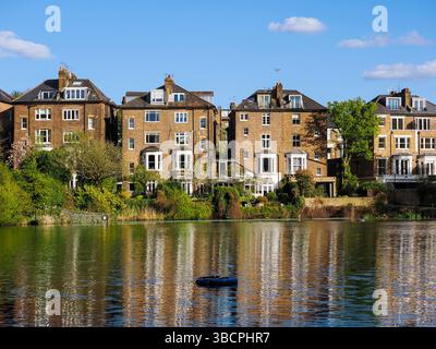 House on the Edge of Hampstead Heath, No 2 Pond, Hampstead, Camden, London, England, UK, GB. Stock Photo
