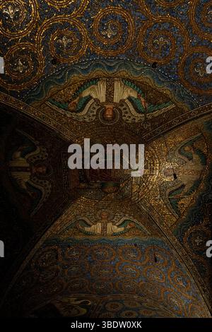 Golden Dome Mosaics of Charlemagne’s Palatine Chapel in Aachen Stock Photo
