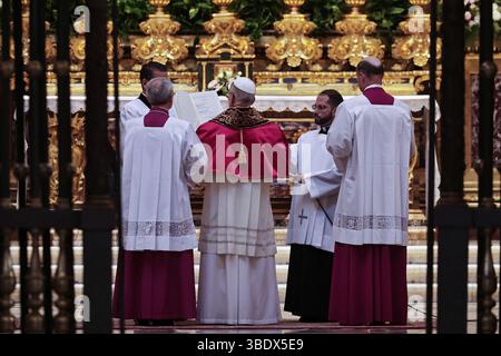 Vatican, Vatican. 25th May, 2025. Pope Leo XIV visits St. Mary Major ...