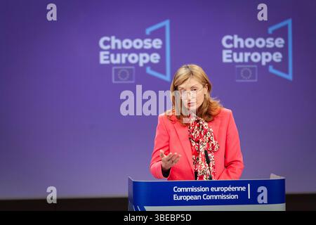 Brussels, Belgium. 28th May, 2025. Press conference of the two European Commissioners, Ekaterina Zakharieva and Stephane Sejourne, to present Choose Europe. - 28/05/2025 - Belgium/Brussels/Brussels - Sacha Leon/Le Pictorium Credit: LE PICTORIUM/Alamy Live News Stock Photo