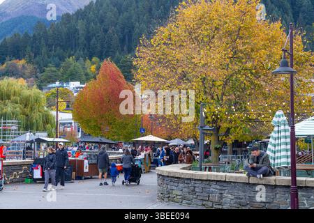 Queenstown town centre, Otago, South Island, New Zealand Stock Photo ...