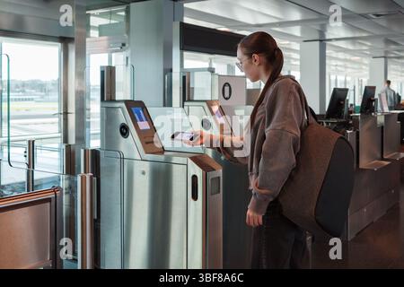 Control of the boarding pass, Boarding Pass, Boarding Pass Scanner ...