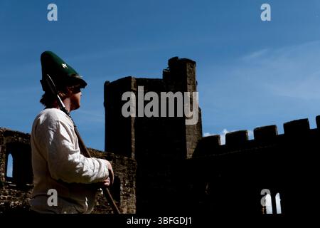 26-05-25. Historical reenactment at Bodiam Castle. Bodiam Castle is a 14th-century moated castle near Robertsbridge in East Sussex, England. Photo cre Stock Photo