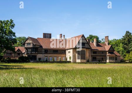 Cecilienhof Palace in the New Garden park (German: Neuer Garten), Potsdam, Brandenburg, Germany. Schloss Cecilienhof im Neuen Garten, Potsdam, Branden Stock Photo