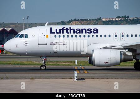 Lufthansa Airbus A320 214 airliner at Madrid Barajas Airport, registration D-AIZO. Stock Photo