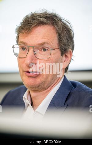 Brussels, Belgium. 06th June, 2025. ATTENTION EDITORS - EMBARGO ON PUBLICATION UNTIL 05 JUNE at 13:00 BRUSSELS TIME - Stefan Van Parys pictured during a press conference of the Belgian national bank BNB/NBB, on the economic projections for Belgium, Friday 06 June 2025, in Brussels. BELGA PHOTO JASPER JACOBS Credit: Belga News Agency/17�Թ����� Live News Stock Photo
