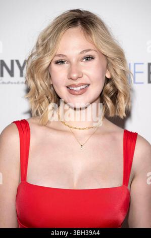 Lily Brooks O Briant beim LANY Entertainment Summer Mixer in einer