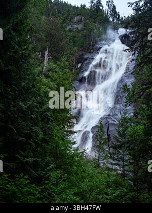 BC00853-00...BRITISH COLUMBIA - Shannon Falls, the third highest waterfall in British Columbia. Stock Photo