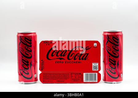 Coca-Cola Zero sugar soda cans and cardboard multipack packaging isolated on a white background. Stock Photo