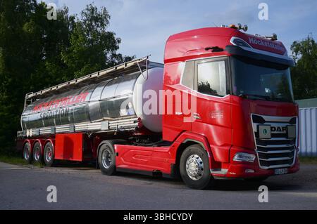 Höcketstaller Spedition aus Eiselfing bei Rosenheim. Foto: DAF XG 480 ...