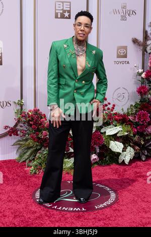 Carter the Body attends the arrivals of the “BET Awards 2025” at the