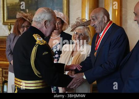 rugby-league-star-billy-boston-with-family-members-wife-joan-son