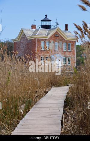 The 1869 Lighthouse marks entrance to Saugerties Harbor on the Esopus Creek. New York State, USA. Stock Photo