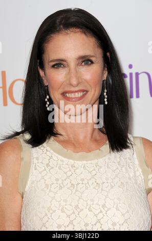 Qanday qilib bir guruh qizlar bitta qizni sikishdi