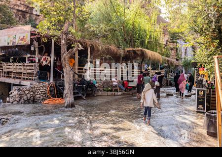 Ali Beg Tourists at Geli Ali Beg waterfall in Iraqi Kurdistan Stock Photo - Alamy