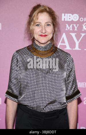 Edie Falco Attends The My Mom Jayne Premiere At Carnegie Hall During New York Usa 13th June 2025 Edie Falco Attends The My Mom Jayne A Film By Mariska Hargitay Premiere During The 2025 Tribeca Festival At Carnegie Hall New York Ny June 13 2025 Photo By Anthony Beharsipa Usa Credit Sipa Usaalamy Live News 3bj8ddt
