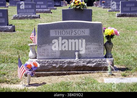 Grave of the Siamese Hilton twins, famous conjoined twins, at Myrtle Hill Cemetery in Rome, Georgia—memorializing their unique story. Stock Photo