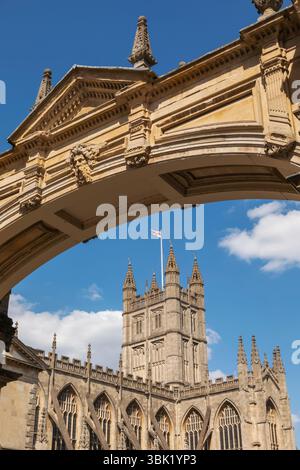 England, Somerset, Bath, Bath Abbey, York Street Arch and Bath Abbey Stock Photo