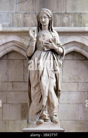 Auxerre cathedral.  The Virgin Mary.  Auxerre. France. Stock Photo