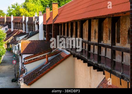 The medieval city wall that runs around the entire Nördlingen Old Town, Bavaria, Donau-Ries, Germany. Stock Photo