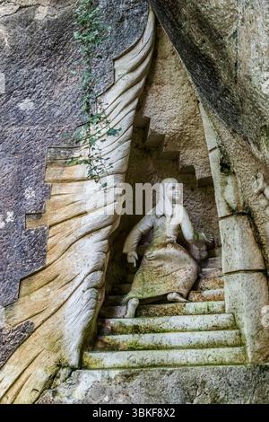 The Lapidales sculptures are carved into the rock of a former quarry by various artists and depict different figures and scenes. The works of art are part of the landscape and blend harmoniously into the natural surroundings. They are an example of the art and history of the region. Port-d'Envaux, Nouvelle-Aquitaine, France Stock Photo