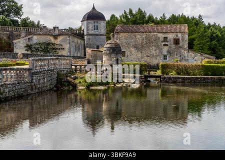 Gardens of Château de la Roche Courbon on the Charente, which are protected as cultural heritage sites. Rue de la Belle au Bois Dormant, Saint-Porchaire, Nouvelle-Aquitaine, France Stock Photo