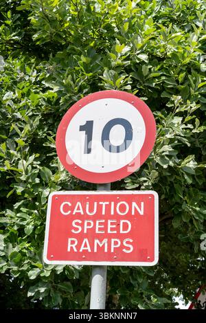 Speed Limit Traffic sign 10mph watch for children Stock Photo - Alamy