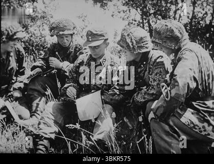 Reconnaissance patrol of the Waffen-SS in Russia, 1941 Stock Photo - Alamy