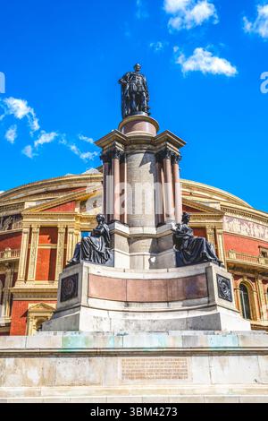 Prince Albert statue Front Royal Albert Hall, Kensington, London, England. Statue built by John Dunham in 1866 Moved from Garden to Hall in 1899. Prin Stock Photo