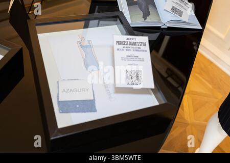 Princess diana in blue dress hi-res stock photography and images - Alamy