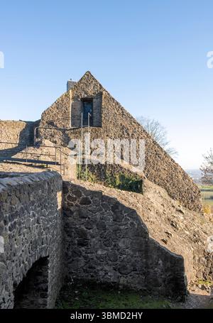 Krofdorf-Gleiberg bei Gießen, Burg Gleiberg, Reste des alten Donjon Stock Photo