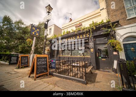 LONDON- JUNE 25, 2025: The Cross Keys pub in Hammersmith Chiswick- traditional old British pub Stock Photo