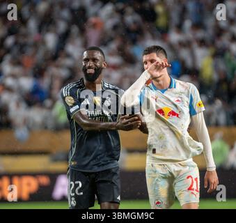 Petar Ratkov (FC Salzburg, #21) koepft den Ball USA, FC Salzburg vs
