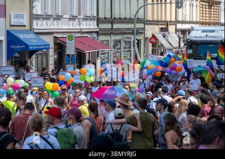 Muenchen, CSD Politparade, mit 200 Gruppen *** Munich, CSD political ...