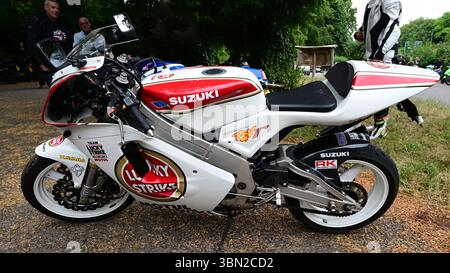 suzuki-rgv-250-sports-bike-
